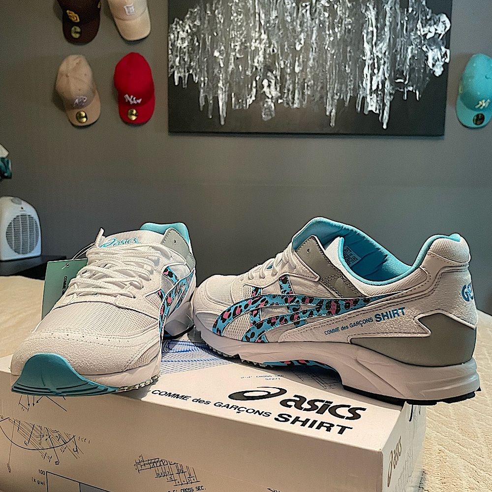 COMME DES GARÇONS x ASICS SNEAKERS